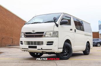 TOYOTA-HIACE-DESERT-MATTE-BLACK